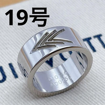 Anillo LOUIS VUITTON VVV Triple V Berg Plata de Japón Foto 1 de 4