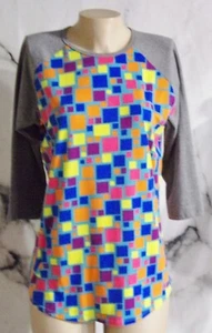 LULAROE Gris Multicolor Top Mediano Geométrico Frontal Trasero Mangas Lisas Sin Forrar - Imagen 1 de 8