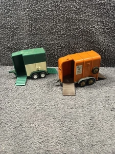 1979 Britains 1:32 Farm 9562 orange Beaufort Dbl Pferdebox / Anhänger + grüne Box - Bild 1 von 15