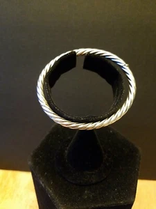 Italian 925 Sterling Silver hinged rope design bracelet 8 inch. Marked on clasp - Picture 1 of 7