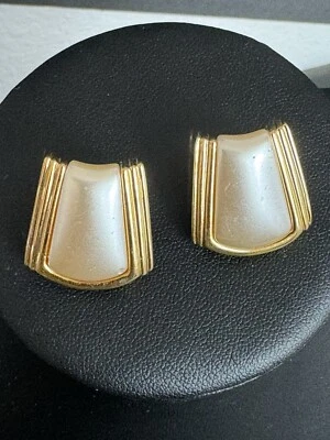 Vintage Napier Faux Pearl Gold Tone Stud Earrings - Изображение 1 из 4