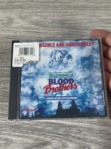 Blood Brothers [London Cast] by London Revival Cast (CD, May-1993, RCA Victor Re - Foto 1 di 4