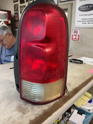 Conjunto de luz trasera SATURN RELAY derecha 05 06 07 08 09 LÁMPARA TRASERA DERECHA  Foto 1 de 3