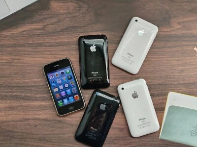 Apple iPhone 3GS(iPhone 3rd gen)8GB/16GB/32GB Black/White UNLOCKED - Image 1 of 4