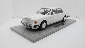 1:18 AMC ROLLS ROYCE SILVER SPIRIT SEDAN WHITE RESIN CARS - Picture 1 of 8