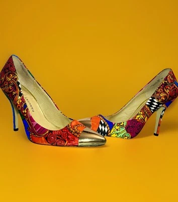 CHINESE LAUNDRY Zona de Peligro Tacones Altos 9M Punta Cerrada Arte Para Usar Zapatos Coloridos  Foto 1 de 4