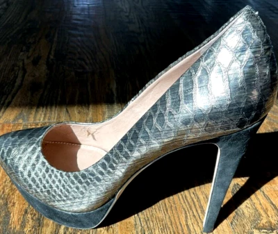 Vince Camuto Ritz Pewter Crocodile Print Suede Platform Pump High Heels Size 9 B - Image 1 of 4