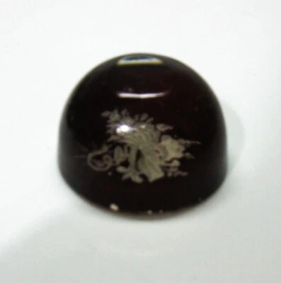 RUBY FLASHED ENGRAVED PAPER WEIGHT = LEAVES - Image 1 of 3