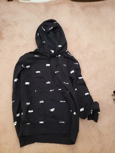 Neu ohne Etikett neu Nike Hoodie klein schwarz Pullover Swoosh Allover-Druck Sweatshirt schwarz - Bild 1 von 3