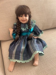 Porzellanpuppe, Mädchen, alles selbstgemacht, unbespielt - ca 50 cm sitzend - Bild 1 von 10