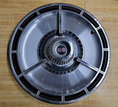 *ONE* Vintage 1964 Chevrolet Impala SS Chevelle Malibu Wheel Cover Hubcap USED - Image 1 of 4