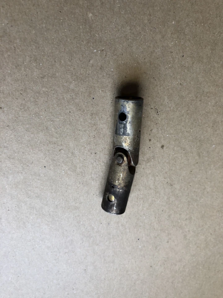 Universal Joint 0411079-C  Cessna 172 Aircraft Apex Dayton - Image 1 of 4