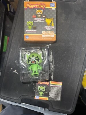 Figura de persecución The Loyal Subjects Aggretsuko Retsuko 1/96 brilla en la oscuridad NUEVO Foto 1 de 4