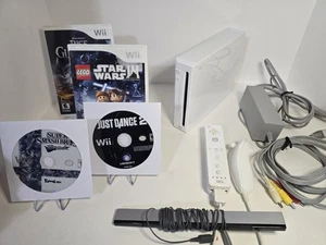 Console Nintendo Wii bianca con controller + bundle Super Smash e 4 giochi testati - Foto 1 di 10