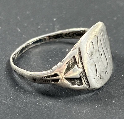 Anillo monograma inicial desplazado plata esterlina vintage talla 6,5 Foto 1 de 4