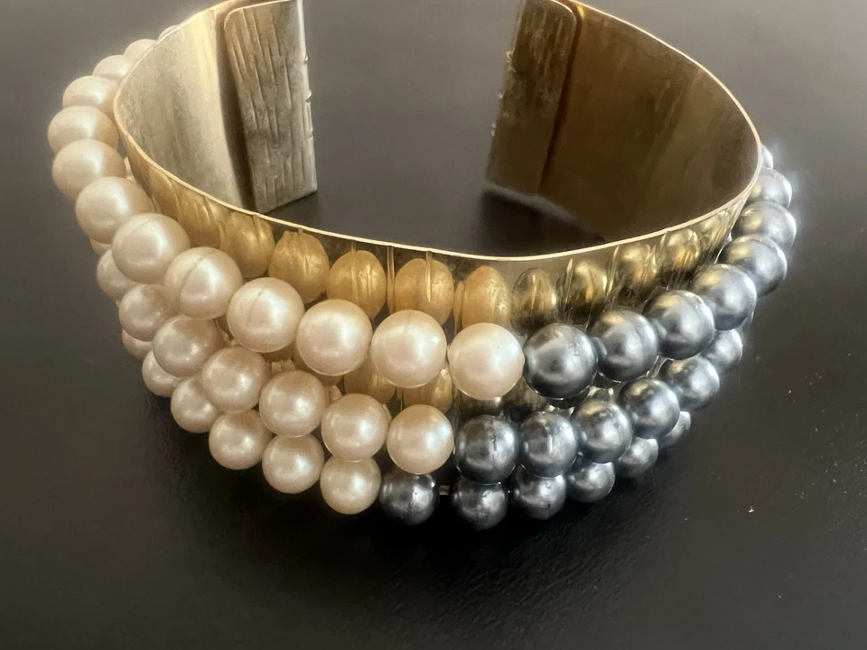 Pulsera Bisagras Tono Dorado Adornada con "Perlas" ENVÍO GRATUITO Foto 1 de 4