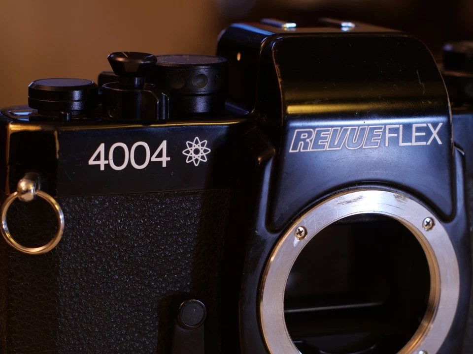 Revueflex 4004 - Revista de cámara vintage de exposición automática M42 (Chinon CE Memotron) Foto 1 de 4