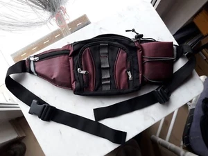  Bauchtasche Olive-schwarz, 2 Haupttaschen und viele Staumöglichkeiten, neu - Bild 1 von 6