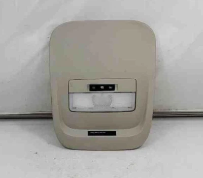 Chevrolet Colorado 2021 luz interior cúpula central superior delantera Foto 1 de 4