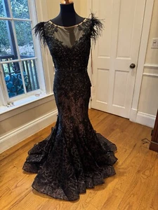 MAC DUGGAL SIZE 8 EMBELLISHED FEATHER CAP SLEEVE ILLUSION NECK $798 - Picture 1 of 10