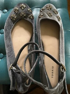 Torrid 13w Gray Velvet Jeweled Strap Flats - Picture 1 of 5