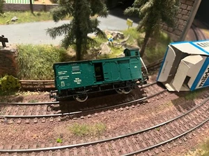 Märklin 4679  Gedeckter Güterwagen m. Flachdach, grün,2 Schiebetüren, unbespielt - Bild 1 von 3