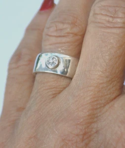 New Brighton Meridian Petite Sparkle Silver Crystal Ring Size 7 - Picture 1 of 4