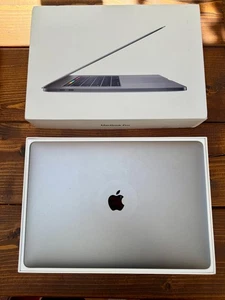 MacBook Pro 15” 2018 i7 / 16GB / 256GB – New Screen – Battery Service Message - Afbeelding 1 van 12