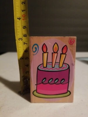 Sello de goma montado en madera pastel de cumpleaños Foto 1 de 4