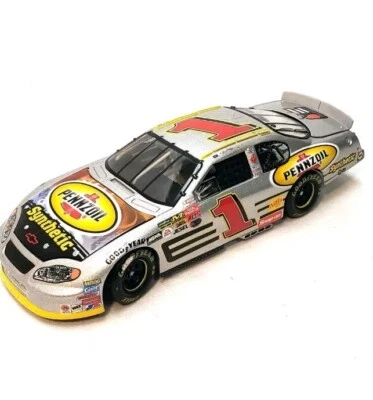 Jeff Green #1 Pennzoil Synthetic 2003 NASCAR 1:24 Diecast Action  Monte Carlo - Image 1 of 4