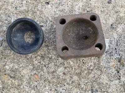 Jaguar  XK120 , XK140 SQUARE Lower Ball Joint Cap with new Socket - Изображение 1 из 2