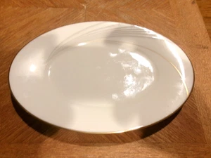 Noritake Fine China GOLDEN TIDE 7739 PIATTO OVALE BURRO/VERDURE - Foto 1 di 3