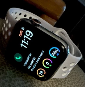 Apple Watch Series 4 Cellular 44MM Silver Stainless Steel A1976 - Photo 1 sur 2