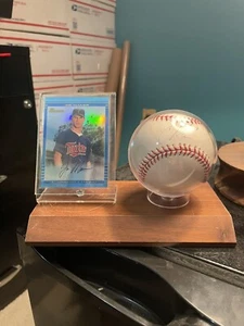 Joe Mauer Autographed MLB Baseball with Card! Guaranteed authentic! ⚾️🔥🔥 - Picture 1 of 8
