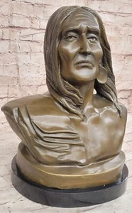 Signiertes Originalkunstwerk von Milo Native American Chief Bronze Skulptur Büste Verkauf - Bild 1 von 10
