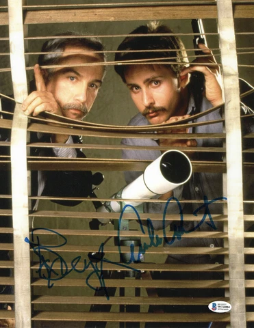 RICHARD DREYFUSS EMILIO ESTEVEZ STAKEOUT SIGNED 11X14 PHOTO AUTOGRAPH BECKETT Cover