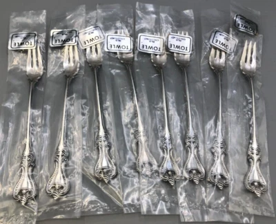 Juego de 8 tenedores de cóctel Old Colonial by Towle de plata de ley 6,25, ligeramente usados Foto 1 de 4