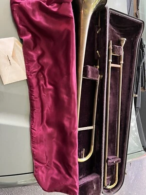 Trombón vintage-F. E. Olds Foto 1 de 4