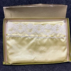 VTG Pillocase Yellow Satin/ Lace NWOT - Picture 1 of 7