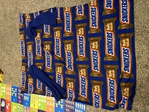 Snuggie Snickers Candy Bar 71 x 54" Super Soft Fleece Blanket that has Sleeves - Picture 1 of 4