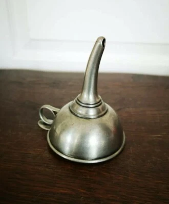 Ancien Très Joli Entonnoir En Étain VIN Œnologie Vigneron H. 12 Cm - Photo 1/4