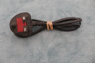Fig 8 - UK plug, Power cable, 70cm, New - Image 1 of 2