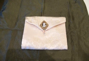 Jessica McClintock pale peach colored case, cameo - Picture 1 of 8