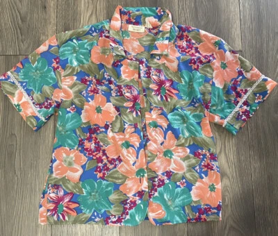 VTG Victoria’s Secret Gold Label Flower Button Collar Short Sleeve Top Size M - Image 1 of 4