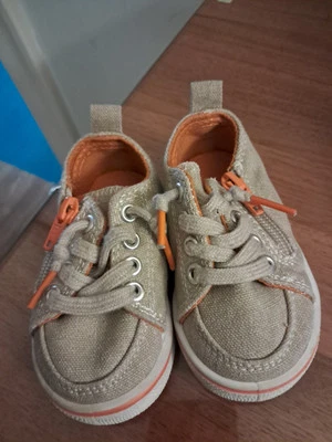 Zapatos de tenis Jumping Beans para niños pequeños talla 4 Foto 1 de 2