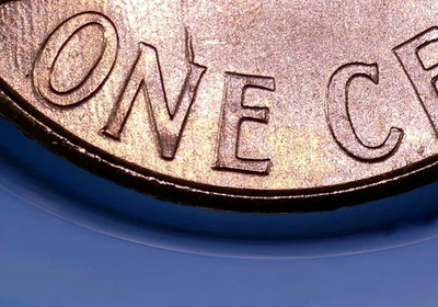 2005 P Lincoln Memorial Penny Die Chip Error On Reverse - Image 1 of 4