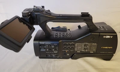 Videocámara digital Sony NEX-EA50U Full HD Super 35 con batería y cargador Foto 1 de 4