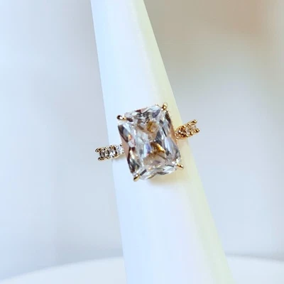 Кольцо для вечеринки с бомбой апрель размер 9 «Кольцо Дианы» RG58966 прозрачное фианитовое на золоте - Изображение 1 из 4