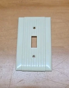 VINTAGE ART DECO SIERRA BAKELITE COVERS IVORY RIBBED SWITCH 1G BIN11 - Picture 1 of 1