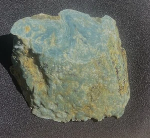 Vonsen Blue Jade Rare Rough Cutting w/Serpentine Surfaces 28 Grams 1.3 Oz - Picture 1 of 12